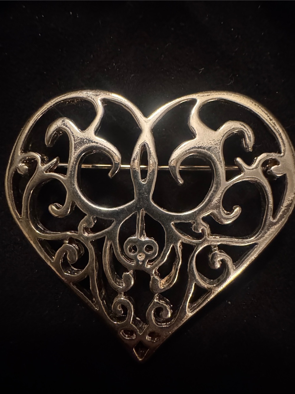 Vintage Silver Filigree Heart Brooch - Elegant Women’s Accessory